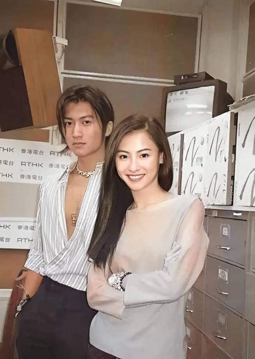 2025新澳门精准正版图库网站和张柏芝近照撞脸向太与张柏芝像